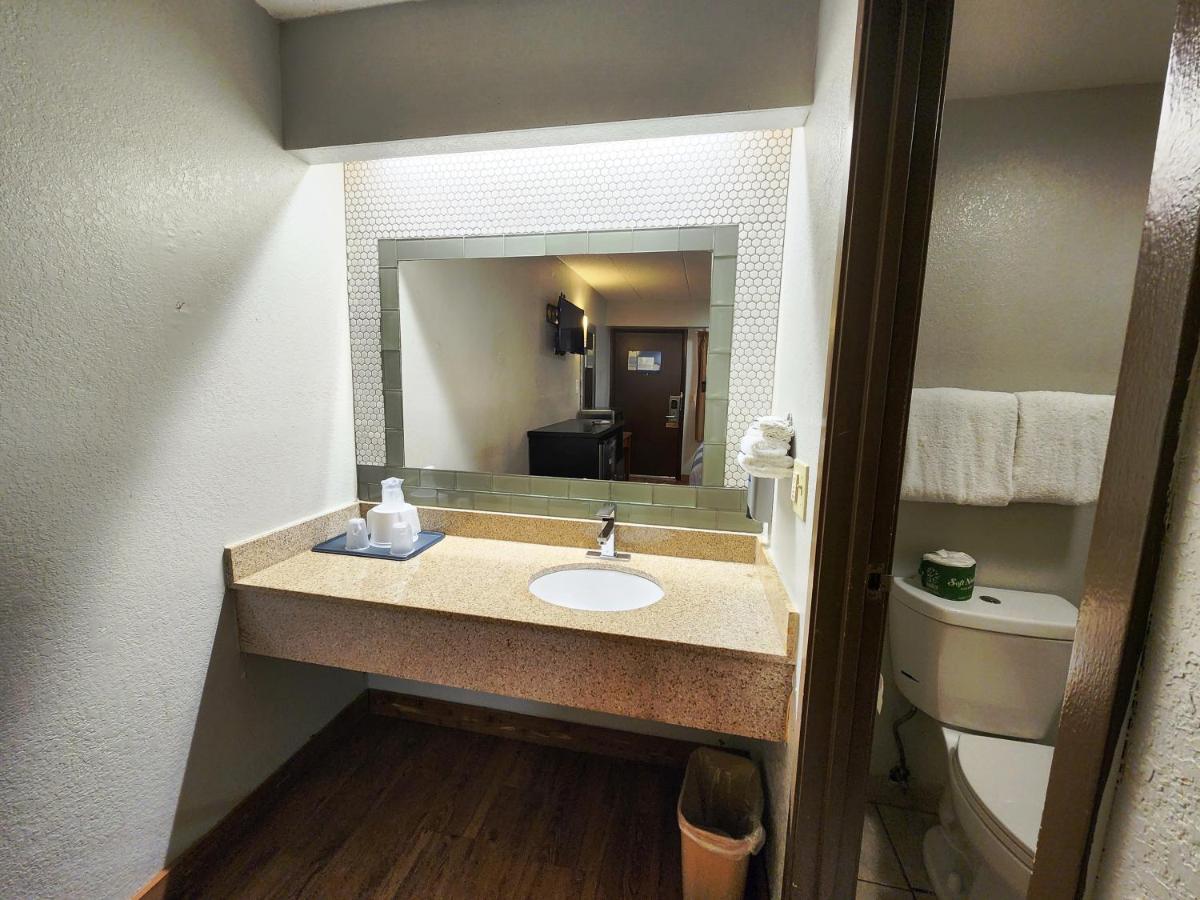 Americas Best Value Inn And Suites ליטל רוק מראה חיצוני תמונה